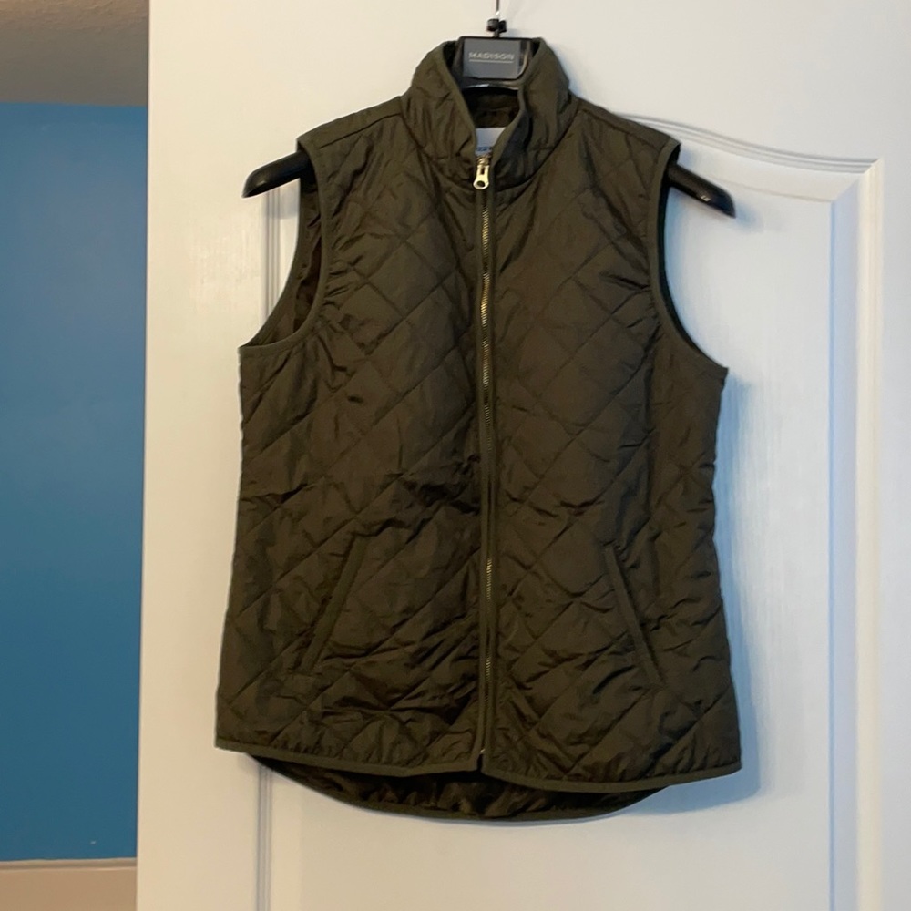 Old Navy olive vest. Size Medium
